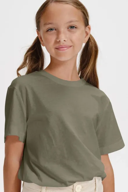 Das einfache T-Shirt der Kinder, helles Khaki
