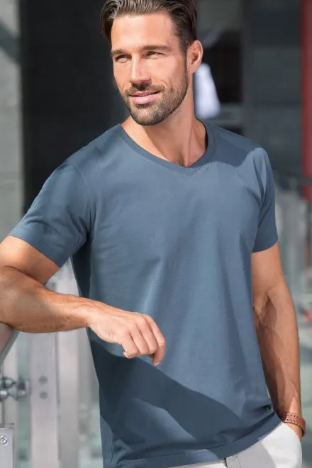 Eng anliegendes Herren-T-Shirt, denim