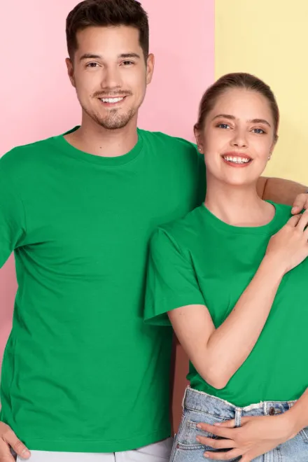 T-shirt leggera con maniche corte, erba verde